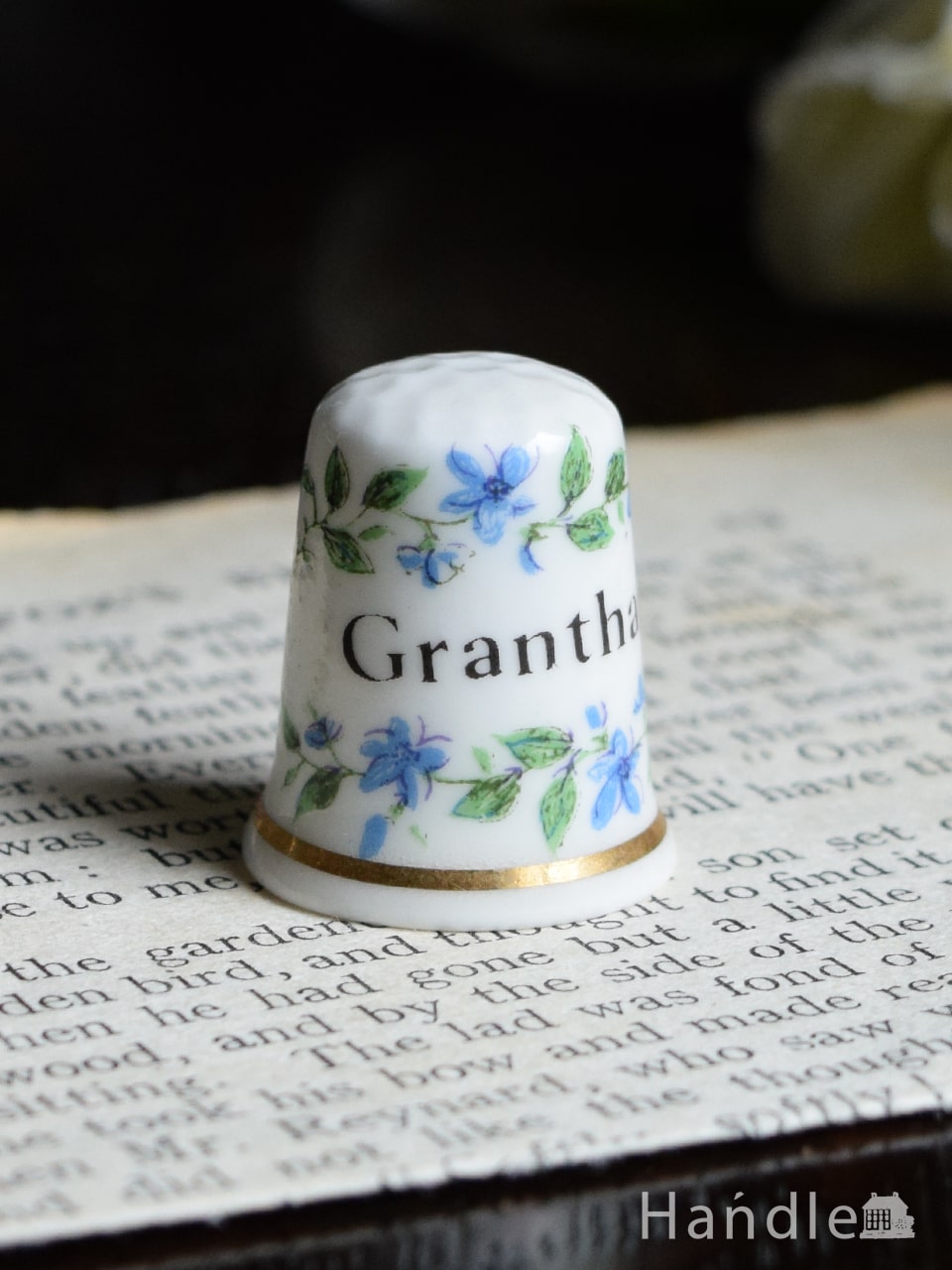イギリスのアンティーク雑貨、お花のシンブル（Grantham） (m-6339-z)