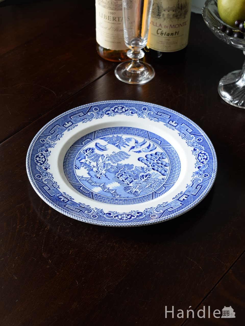 イギリスから届いたブルー＆ホワイトのお皿、ブルーウィローのおしゃれなアンティークプレート (m-6758-z)