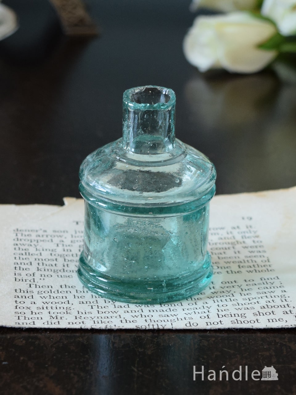 爽やかなブルー色が美しいインク瓶、ヴィクトリアンアンティークのガラスボトル(m-7317-z)｜アンティーク雑貨