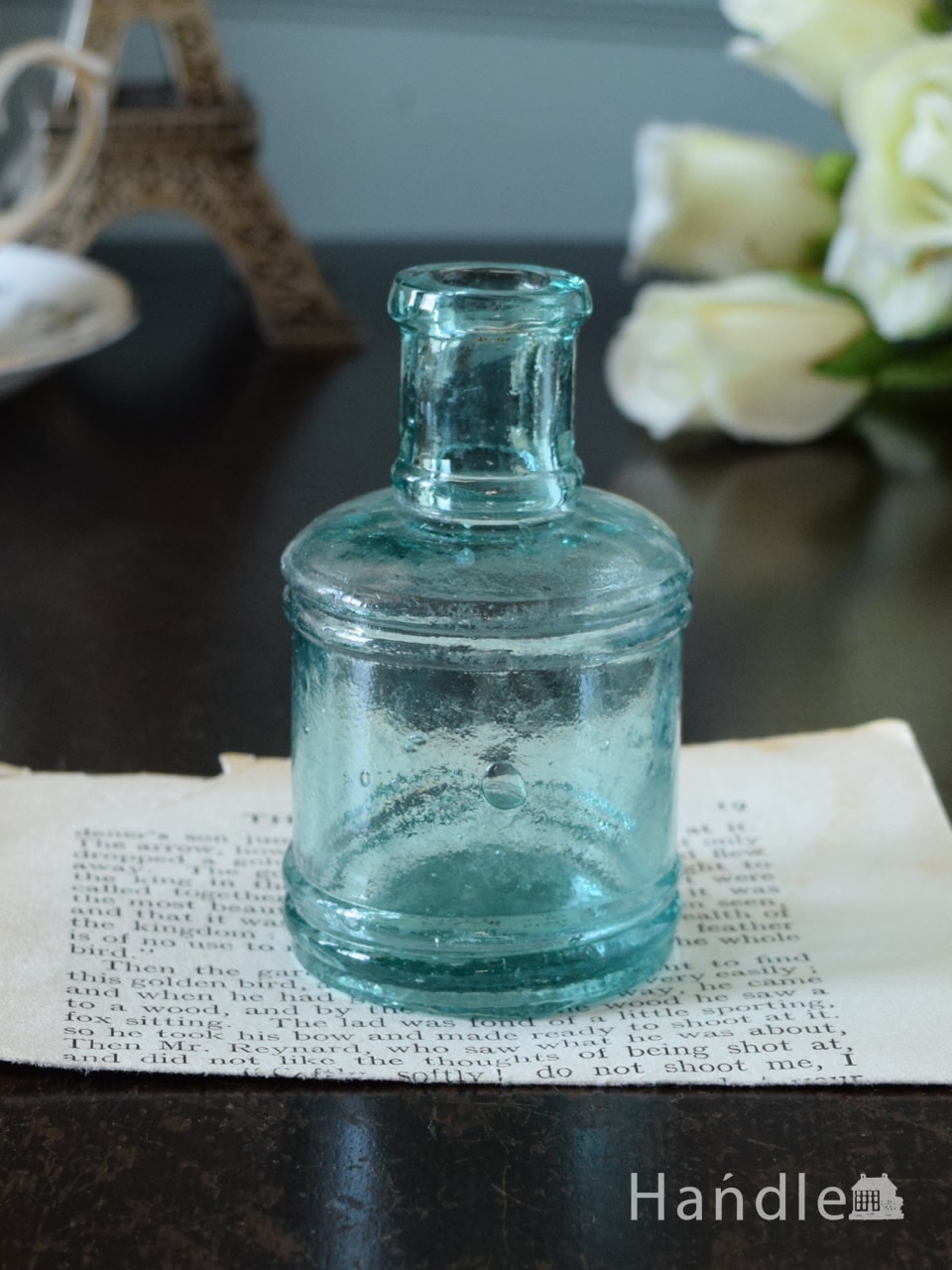 イギリスアンティークガラスの小さなインクボトル、丸い形のヴィクトリアンインク瓶