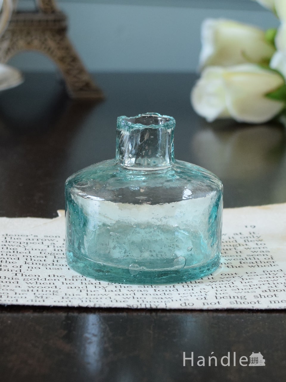 アンティークガラスの小さな雑貨、丸い形のヴィクトリアンインク瓶 (m-7323-z)