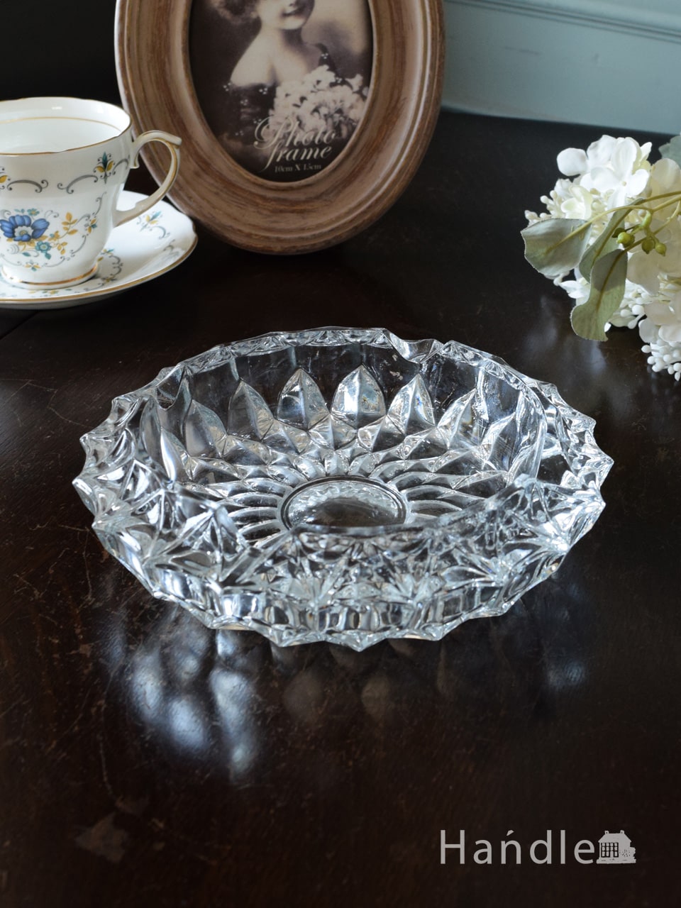 アンティークガラスのキラキラ輝く灰皿、プレスドグラスのアンティーク