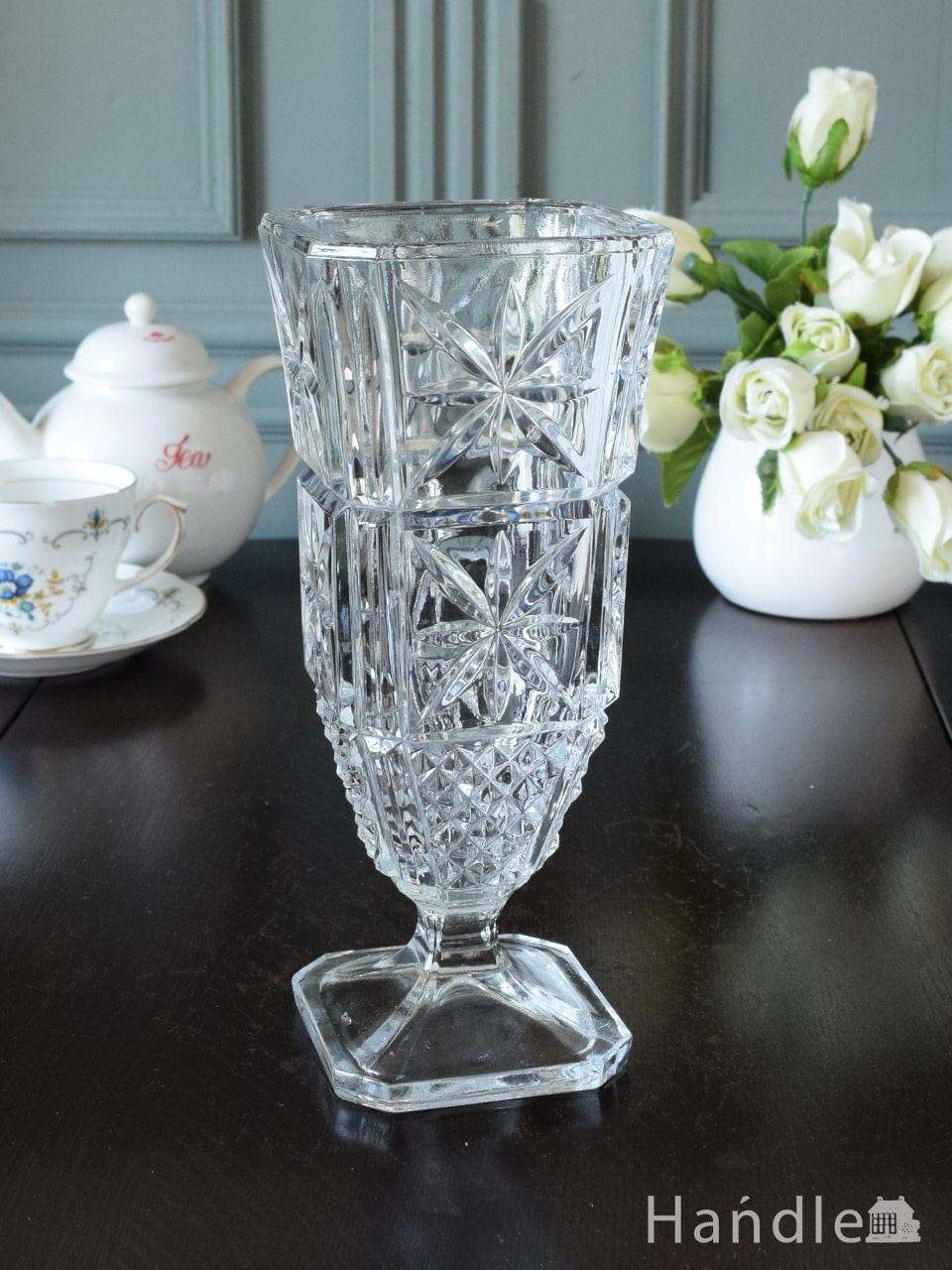 アンティークガラスのフラワーベース、スクエア型のおしゃれな花瓶(pg