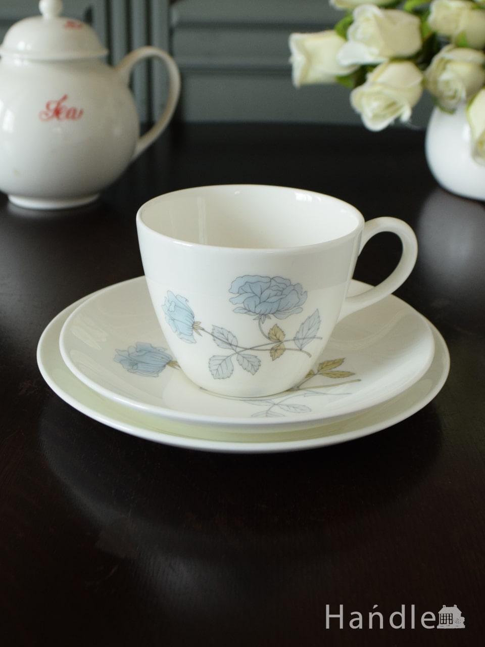 ウェッジウッド(Wedgwood)の陶磁器、アイスローズのアンティークカップ＆ソーサー（トリオ）