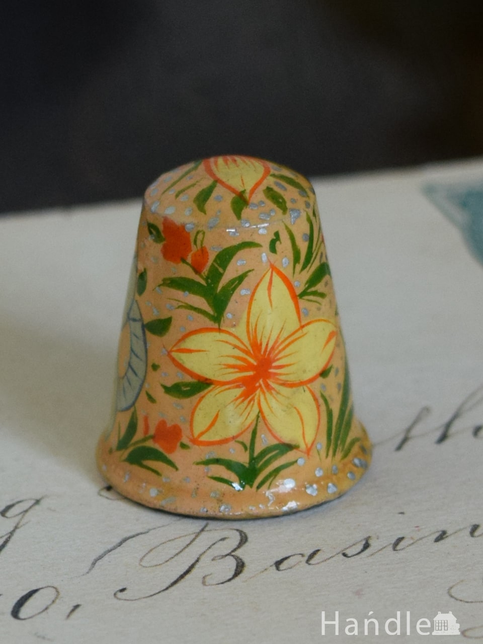 イギリスのアンティーク雑貨、可愛いお花のシンブル(指貫) (m-7480-z)