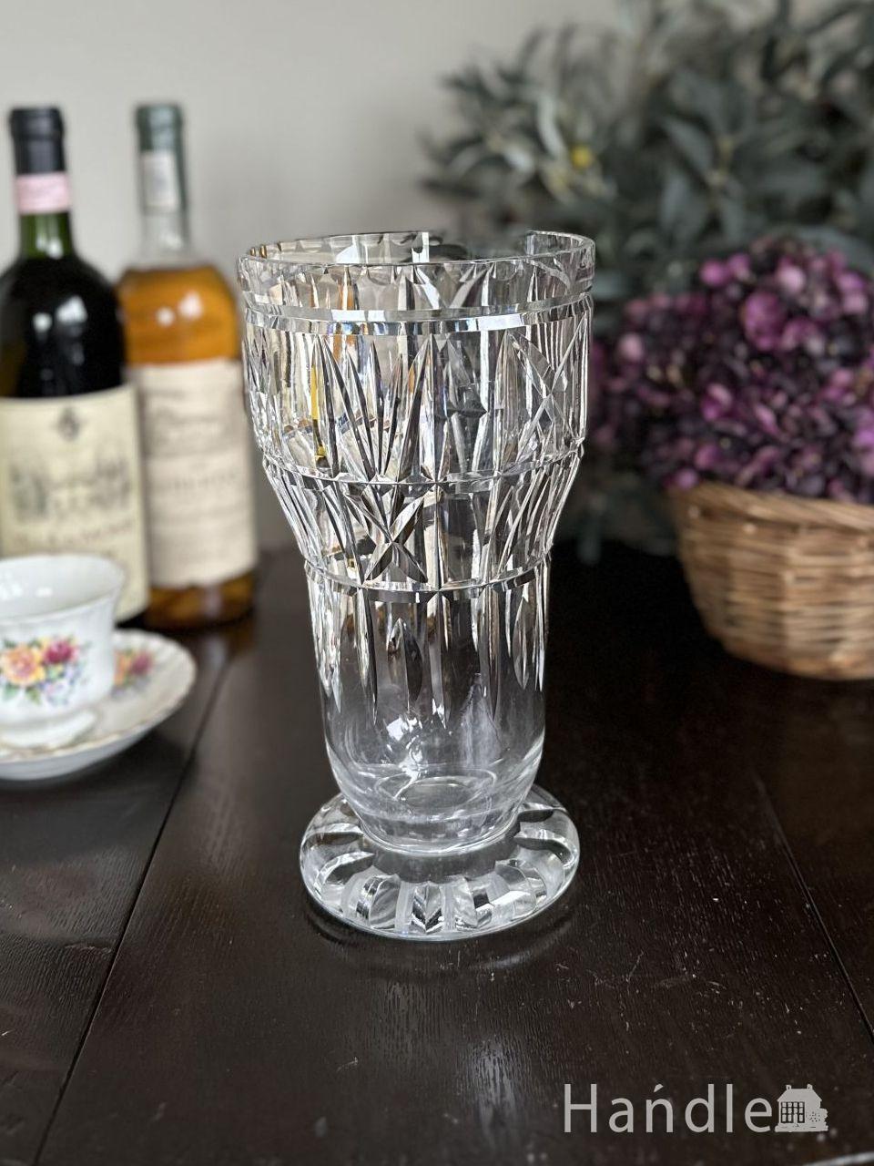 イギリスから届いたアンティークガラスの花器、幾何学模様の型押しがおしゃれなフラワーベース (pg-8004)