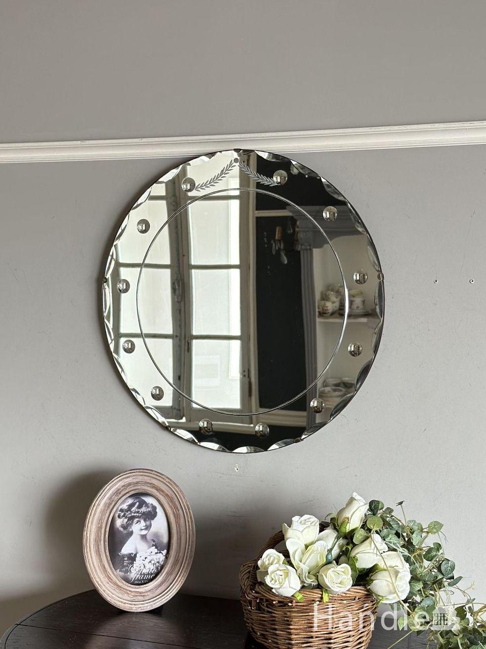 英国アンティークのおしゃれな壁掛け鏡、ドットの模様がデザインされたカッティングミラー (k-5520-z)