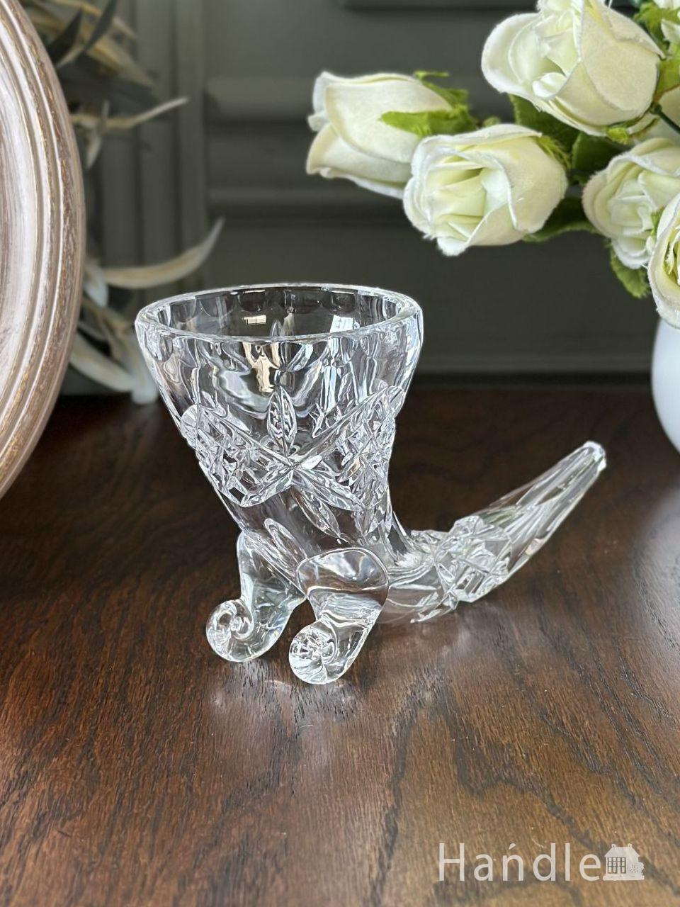 イギリスから届いたアンティークガラスの花瓶、ホーンの形をした 