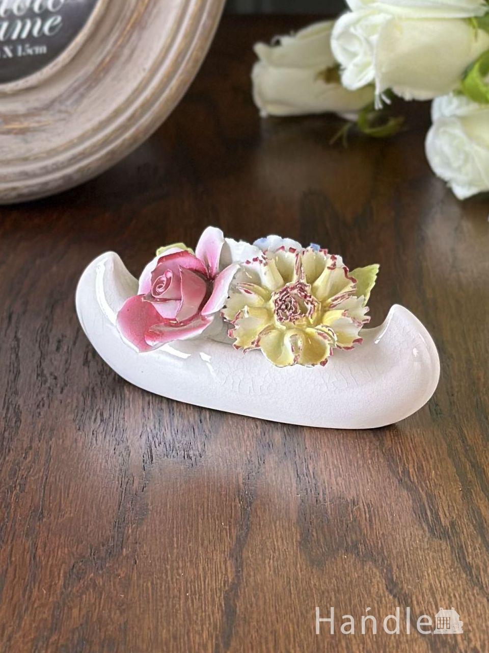 イギリスから届いた陶器で出来たお花、アンティークの陶花 (k-5617-z)