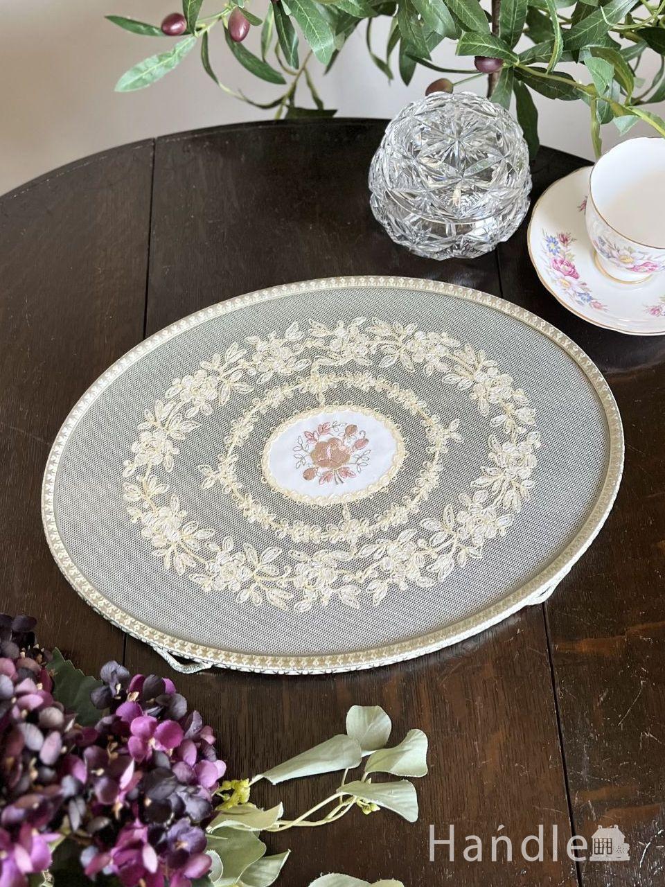 フランスから届いた美しいアンティークアクセサリートレイ、薔薇の刺繍が入ったドレッシングトレイ (m-9499-z)