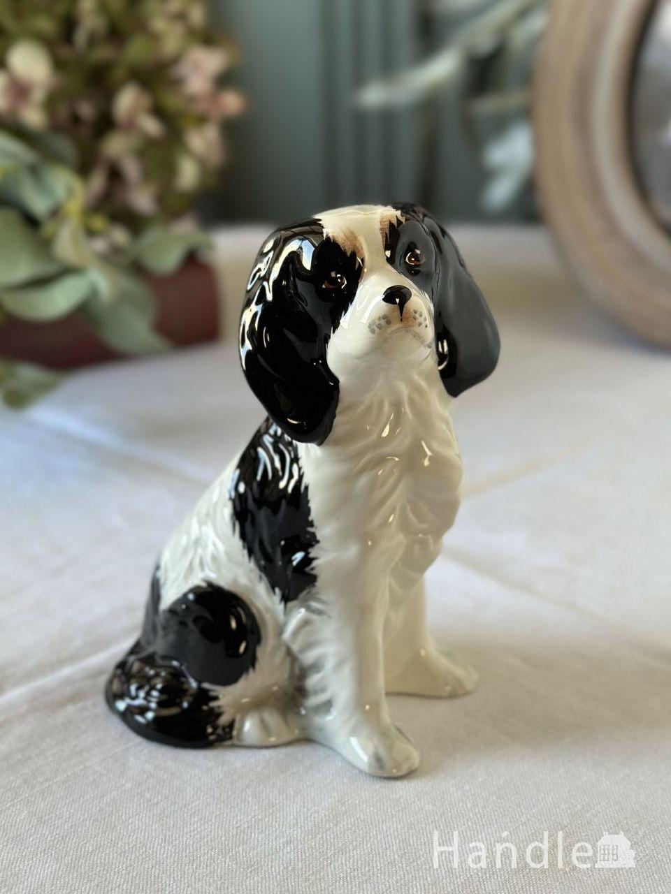 イギリスから届いたアンティークのフィギュリン、可愛いスパニエル犬のビンテージ置き物 (h-1183-z)