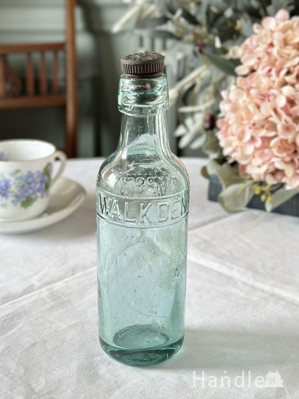 フタ付きのアンティークガラスボトル、エンボス入りボトル（J.P.CRAVEN & SON） (m-8523-z)