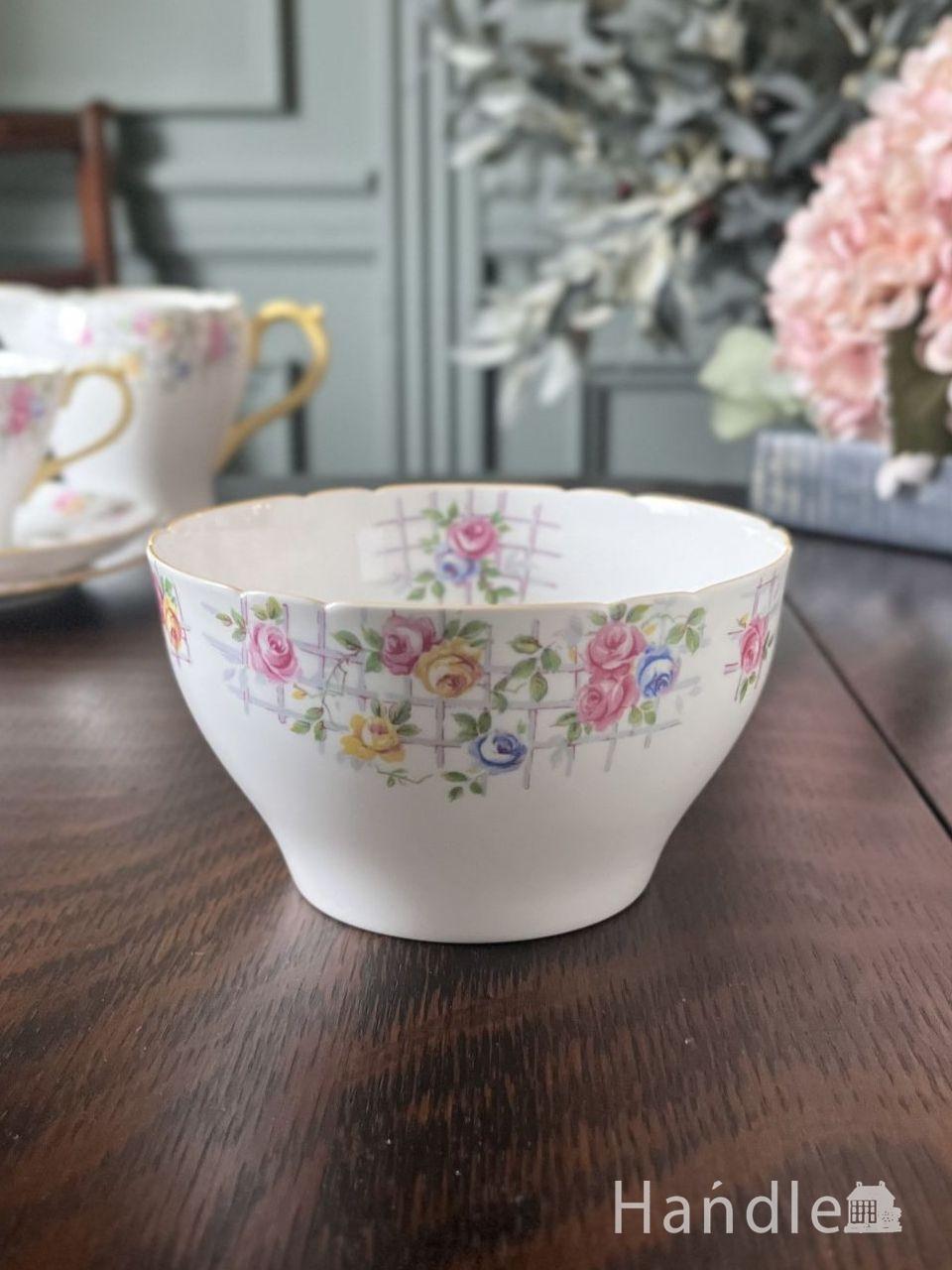 英国から届いた名窯シェリーの美しい食器、バラの花が描かれたアンティークのシュガーポット