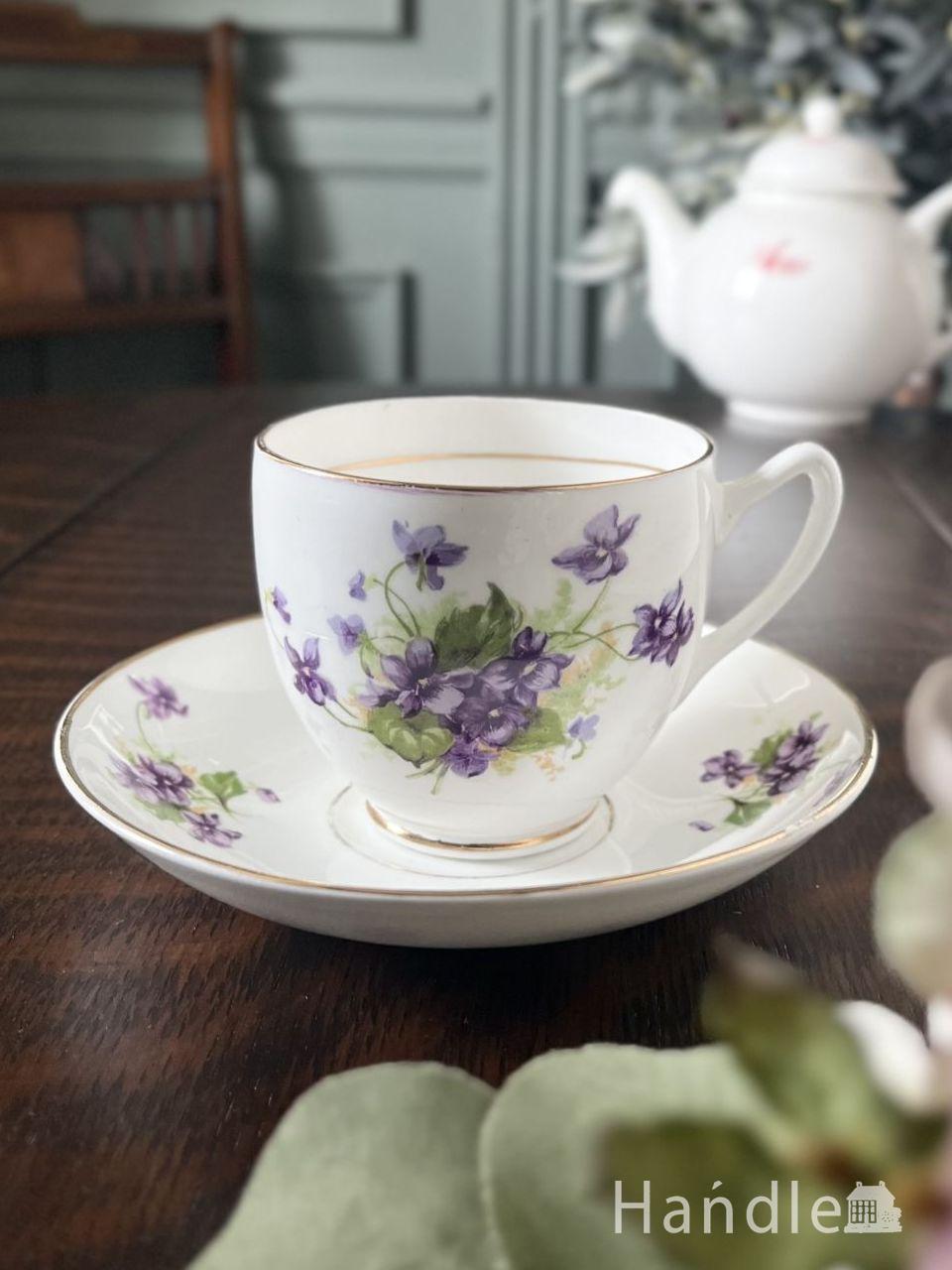 英国アンティークのカップ＆ソーサー、すみれの花が咲き誇るＤUCHESS（ダッチェス） (m-9564-z)