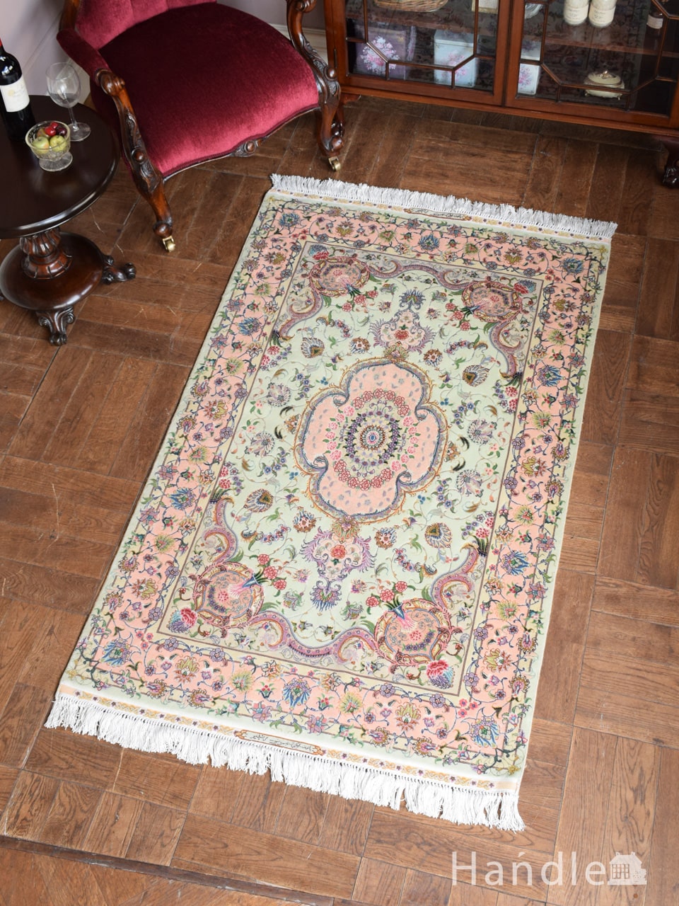 ピンクとグリーンの女性らしい優しい色のペルシャ絨毯、フラワーデザインのタブリーズ60Rのカーペット (m-9724-z)