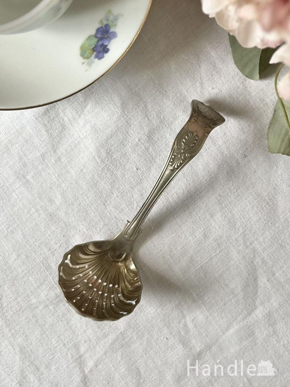 英国から届いた貝殻の形をしたアンティークスプーン、シルバープレートの美しいシフタースプーン