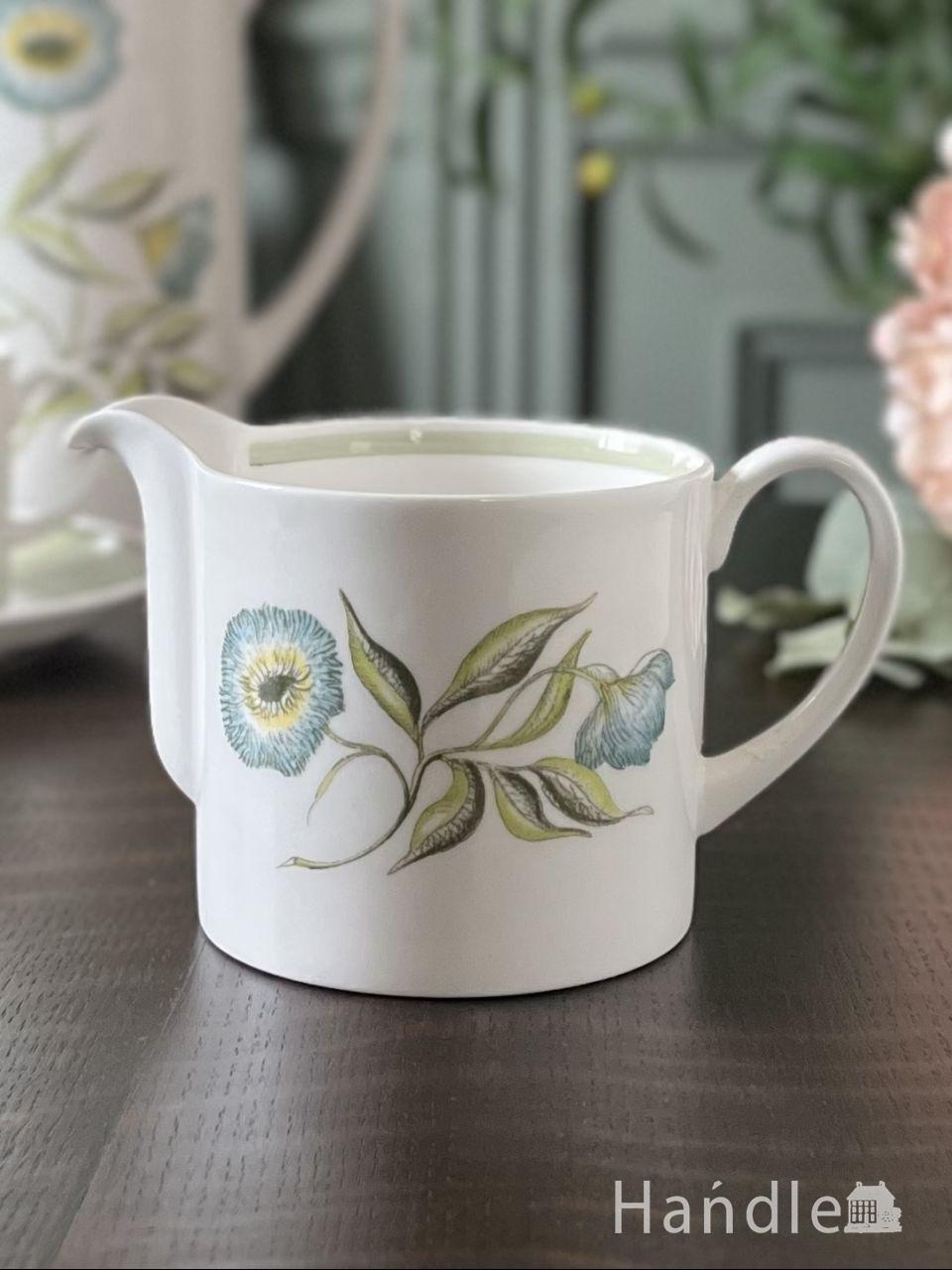 スージークーパーのビンテージピッチャー、ブルーのお花が咲き誇るKATINAのミルクピッチャー