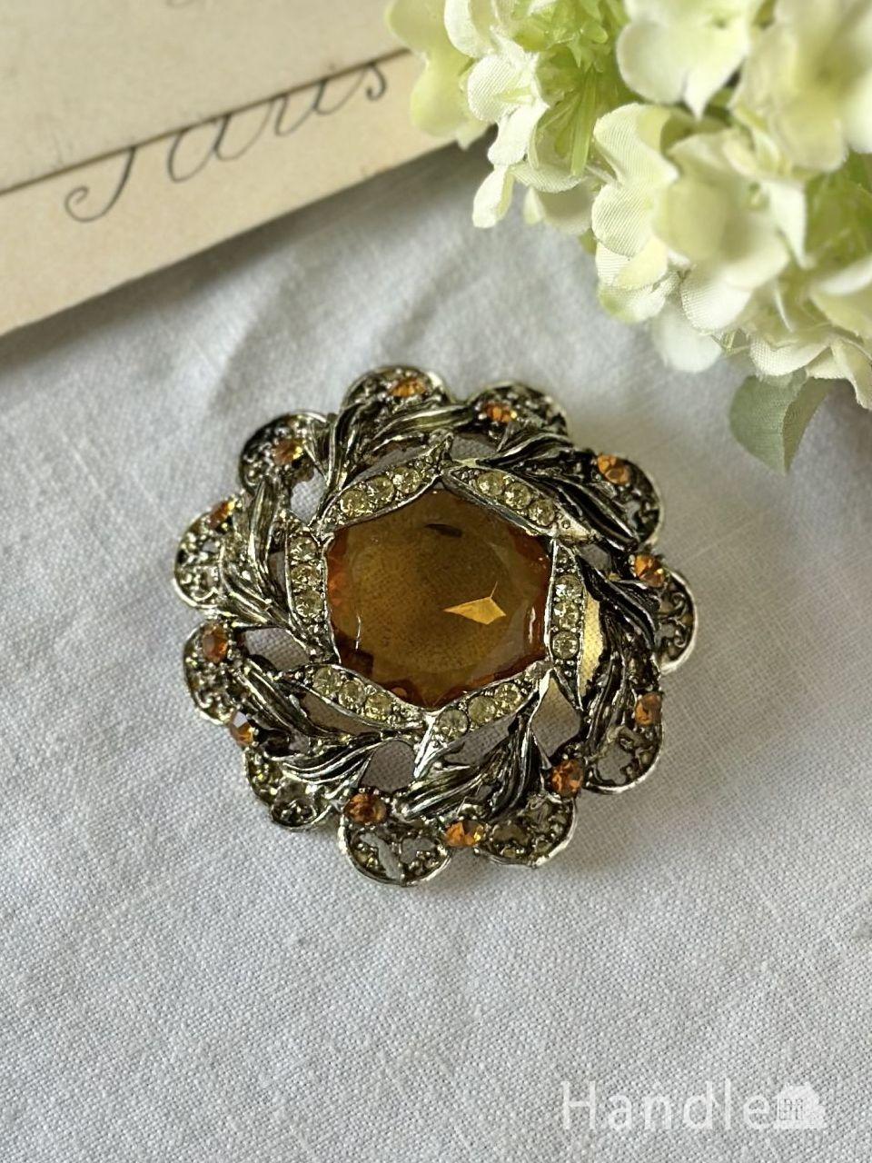 イエロー色のお花が上品に輝くビンテージ、英国アンティークのおしゃれなブローチ (h-1438-z)