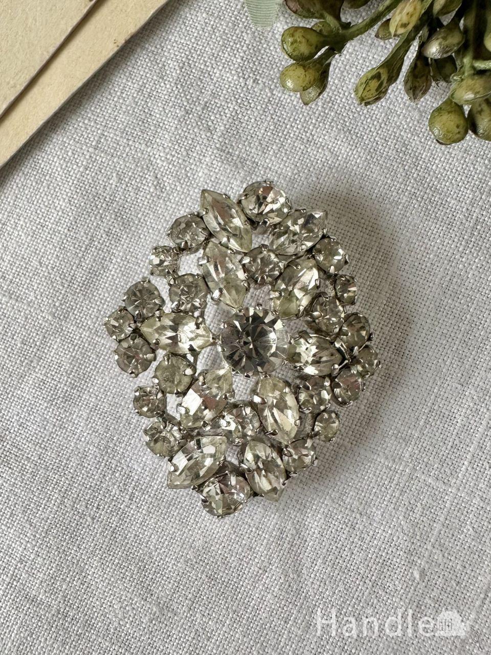 ダイヤ型の美しいアンティークブローチ、キラキラ輝くおしゃれなアクセサリー