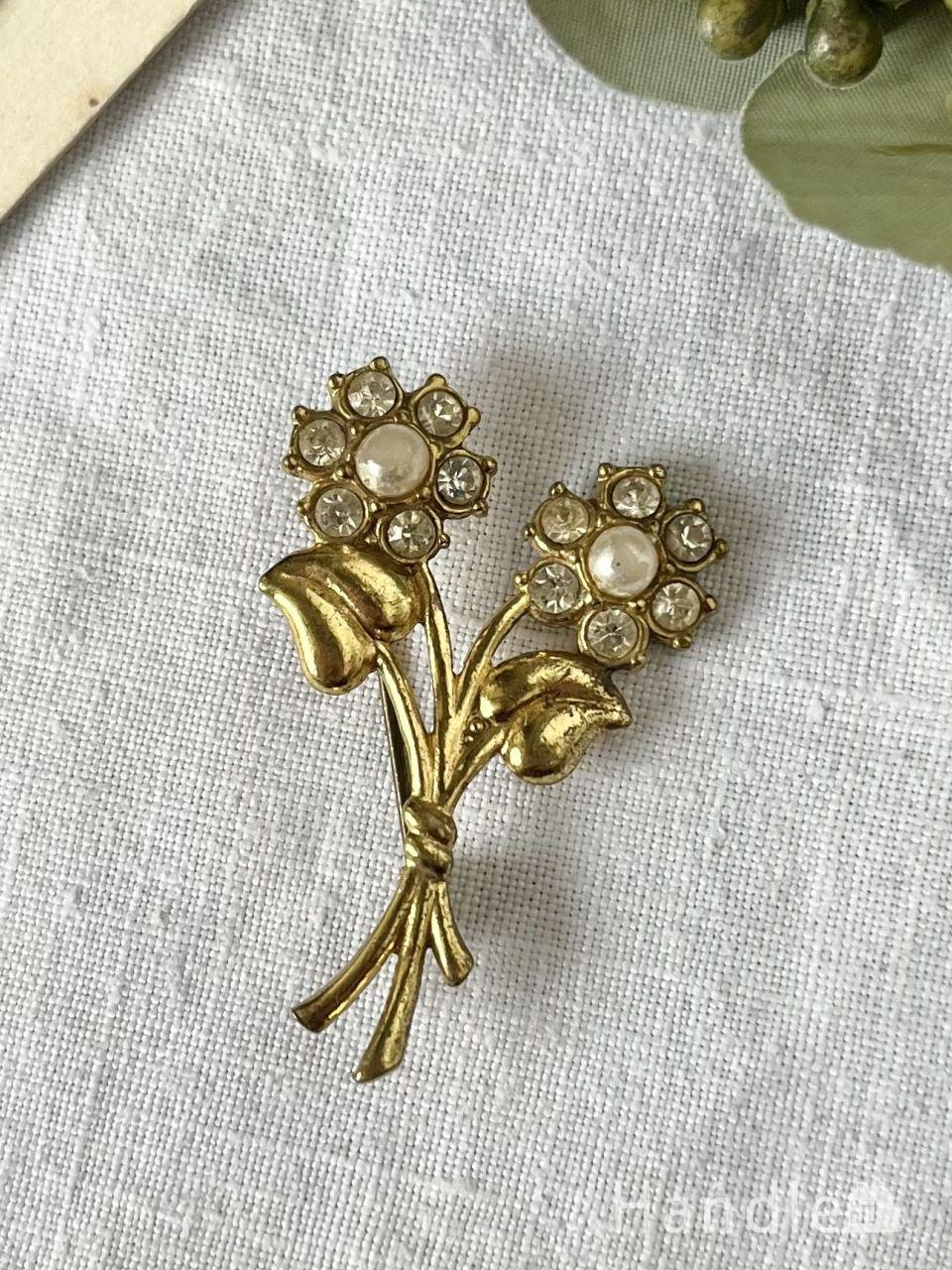 パールが付いた美しいビンテージブローチ、イギリスから届いたアンティークアクセサリー