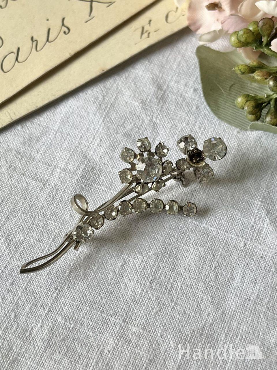 いつでも使えるアンティークのアクセサリー、イギリスから届いたお花模様のブローチ