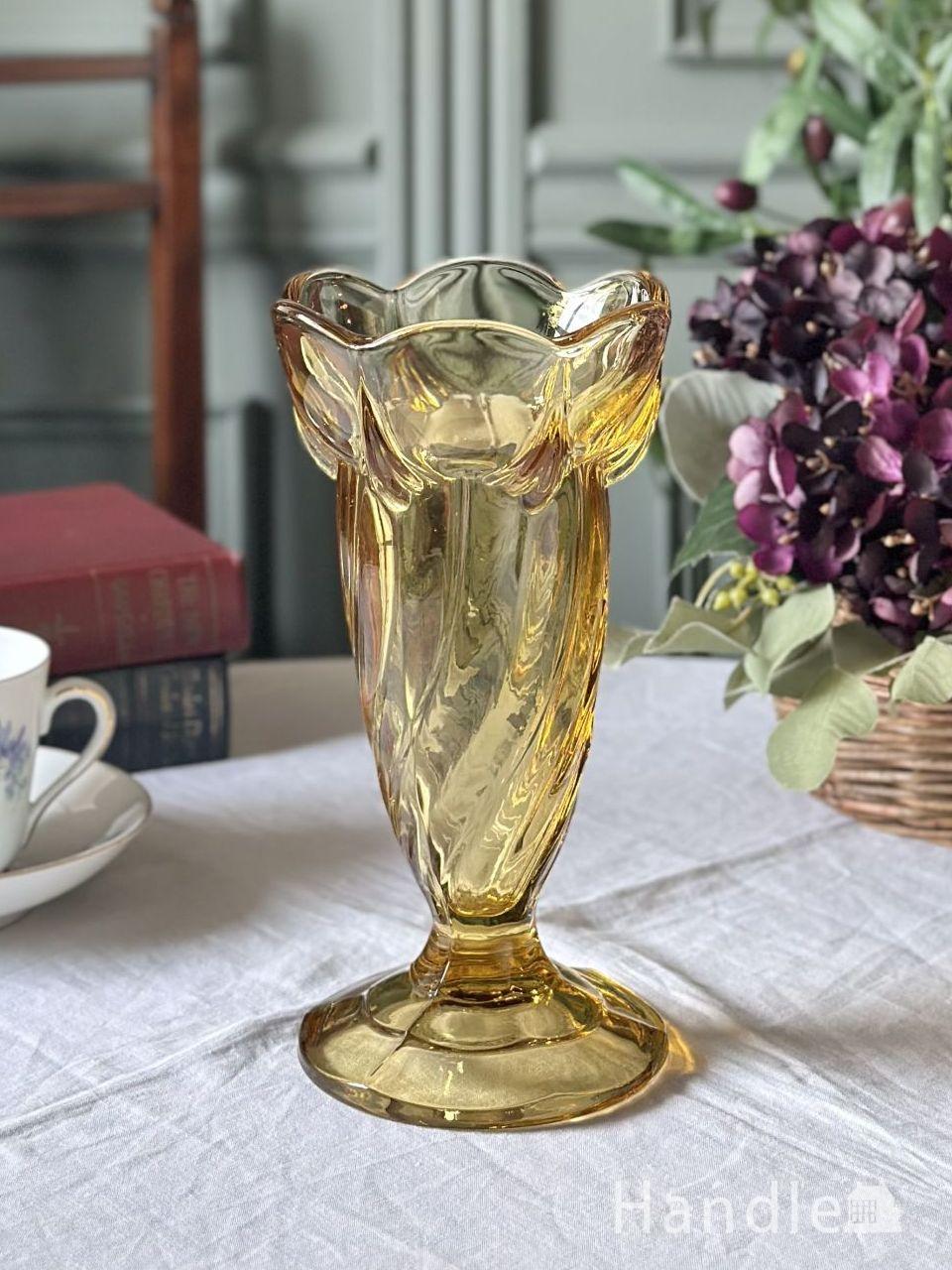 琥珀色のアンティークガラスが美しい花器、英国アンティークのアンバー色のフラワーベース