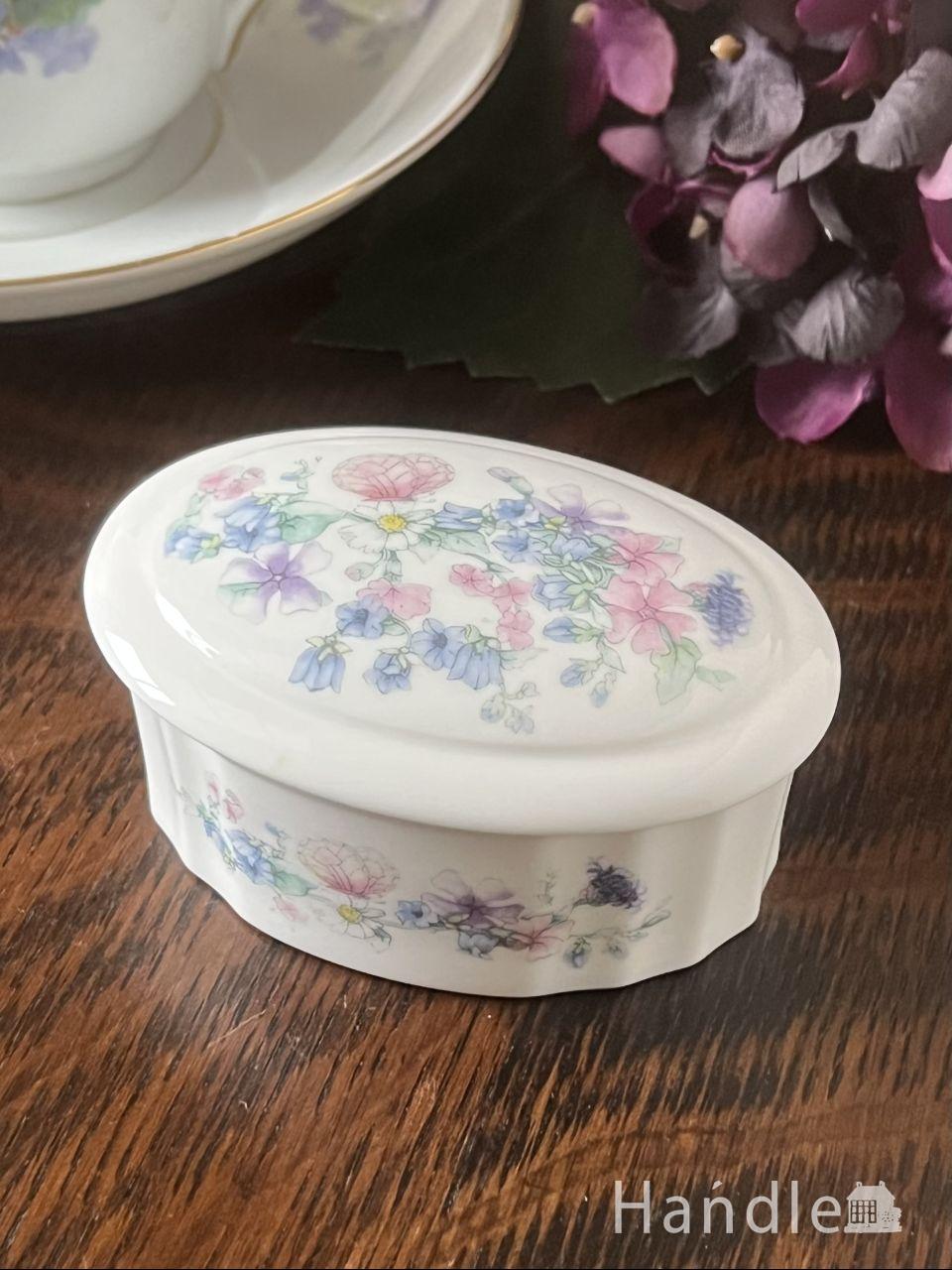 ウェッジウッドのアンジェラ（angela）アンティークのトリンケットボックス 