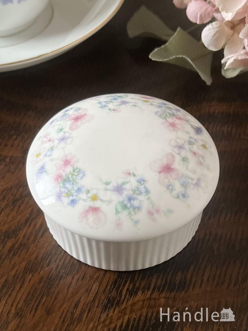 ウェッジウッドのアンジェラ（angela）アンティークのトリンケットボックス 