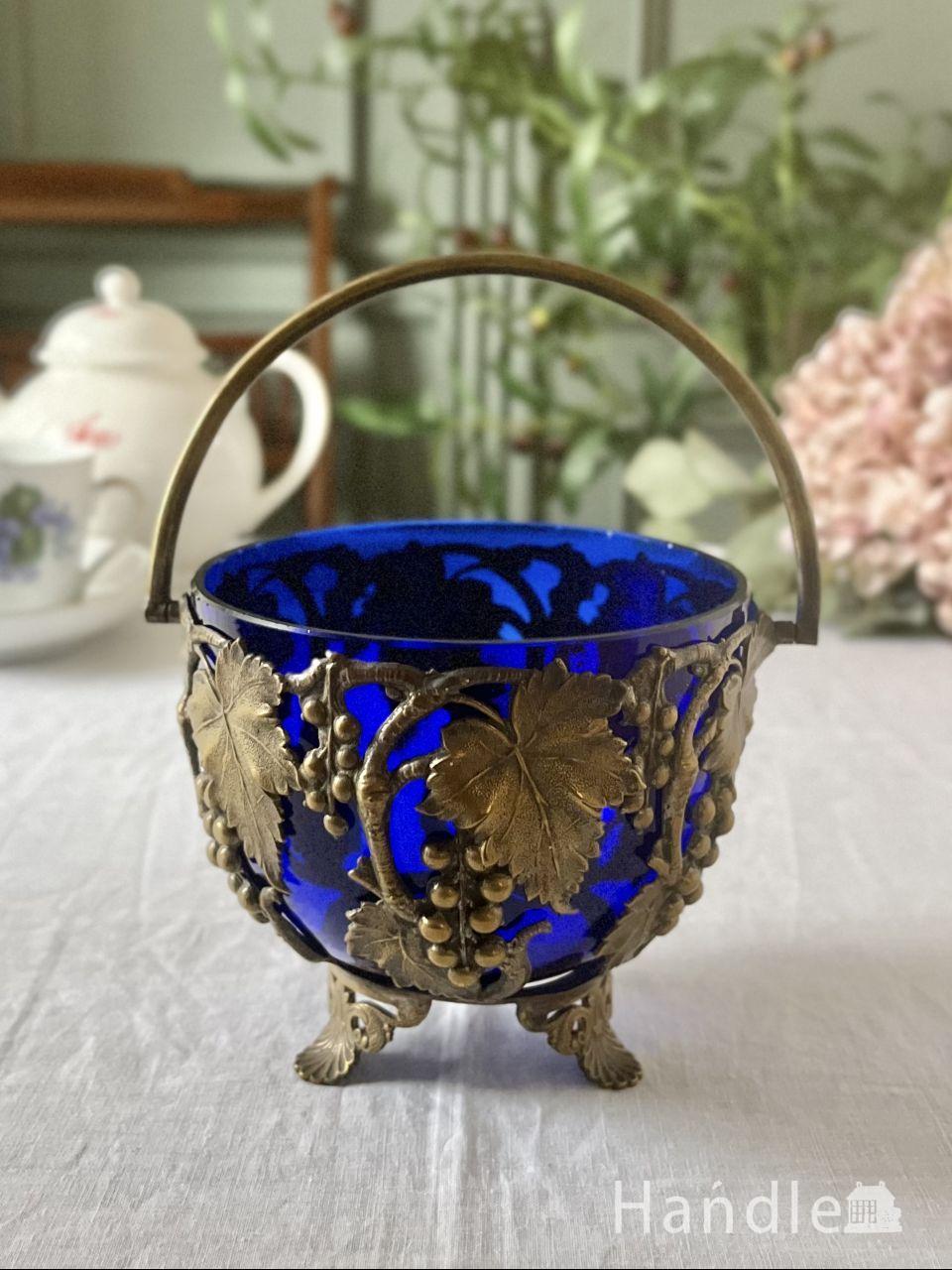 華やかな持ち手が付いた英国アンティークの器、イギリスから届いたおしゃれなシュガーボウル (m-9786-z)