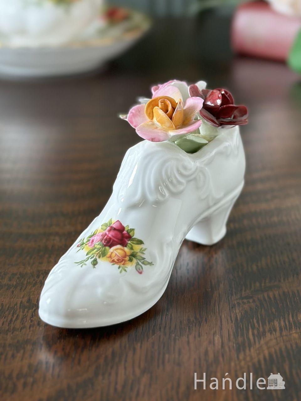 薔薇の花が咲き誇るロイヤルアルバートの陶磁器、カントリーローズのアンティーク陶花 (h-1453-z)