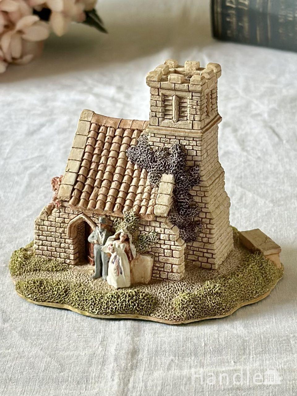 英国から届いたLilliput Lane(リリパットレーン)、石造りの可愛いミニチュアハウス(教会) (m-9809-z)