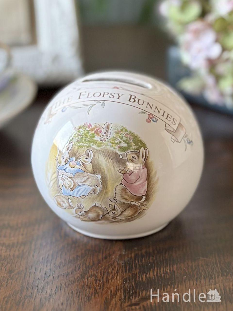 イギリスから届いたロイヤルアルバートの陶磁器、ピーターラビットの可愛い貯金箱