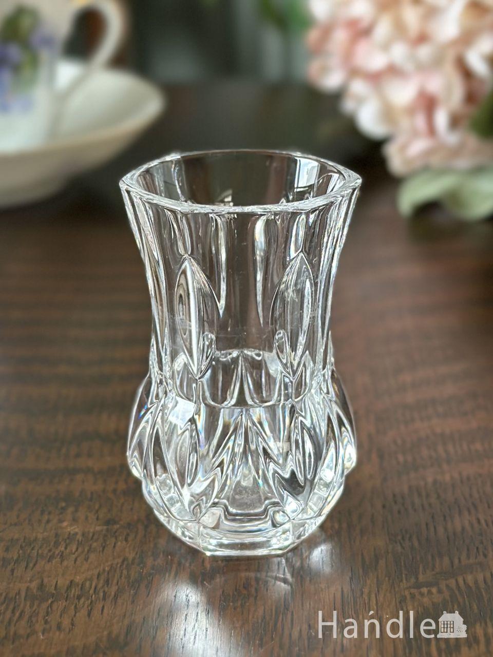 アンティークガラスの可愛い花びん、英国の小さなフラワーベース（一輪挿し） (pg-8354)