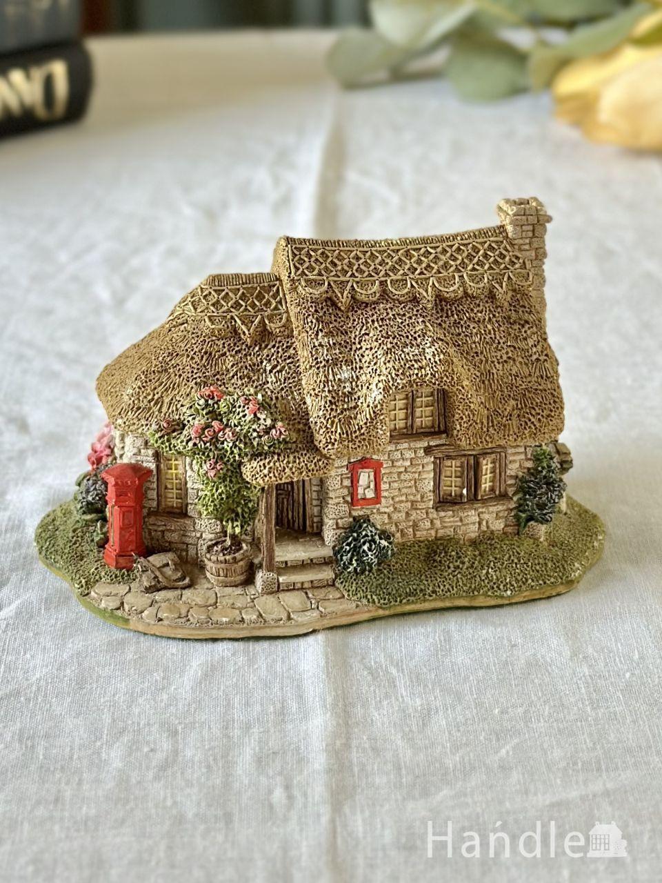 真っ赤なポストがある英国の可愛いお家、Lilliput Lane(リリパットレーンのミニチュアハウス (m-9805-z)