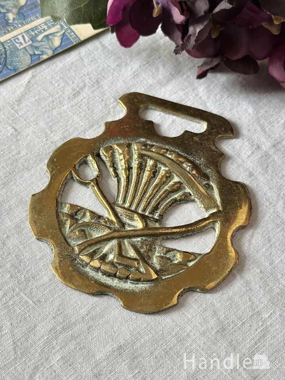 イギリスから届いた真鍮のお守り、アンティークのホースブラス