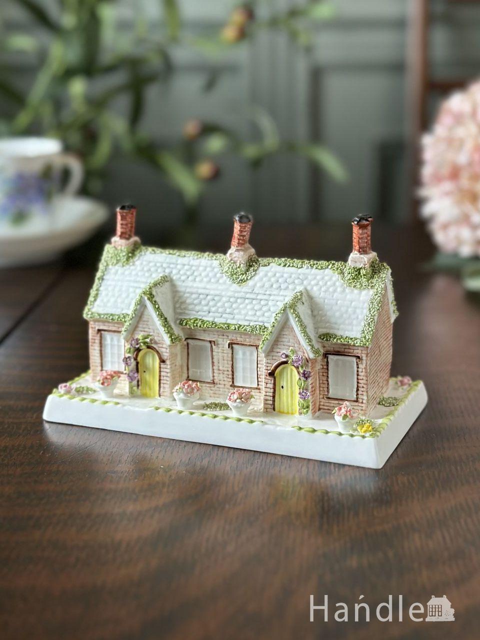 英国コールポートの「The Alms Houses」、陶磁器で出来たアンティークのお家のオブジェ (m-9900-z)