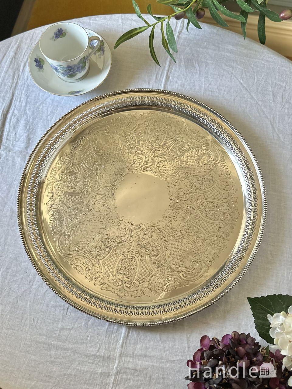 Barker Ellisの美しいアンティークトレイ、英国らしいシルバープレートの美しいサルヴァ