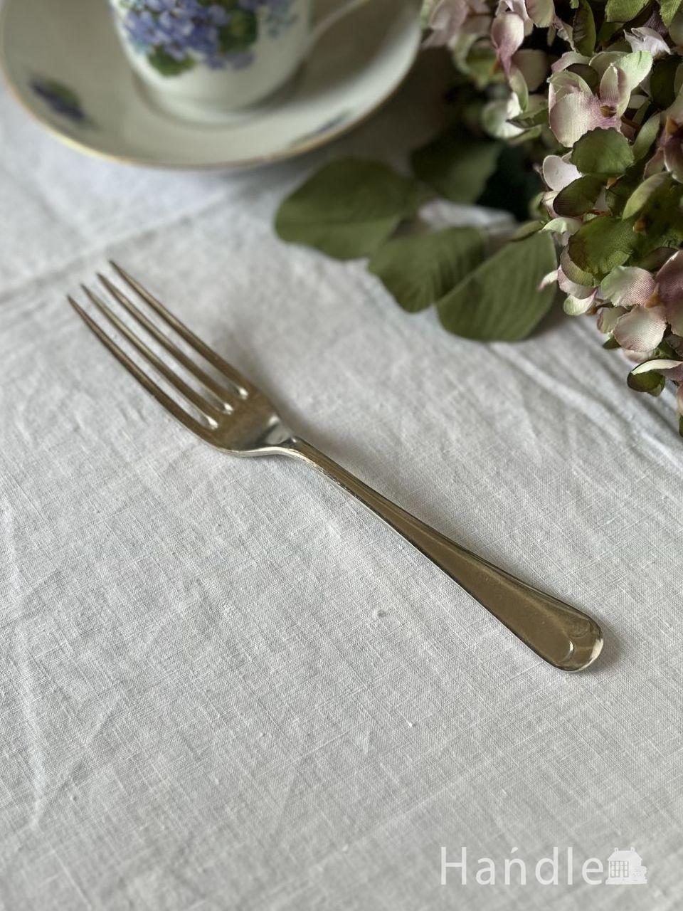 ウォーカー＆ホールの刻印が入った、英国最高級シルバープレートのアンティークフォーク