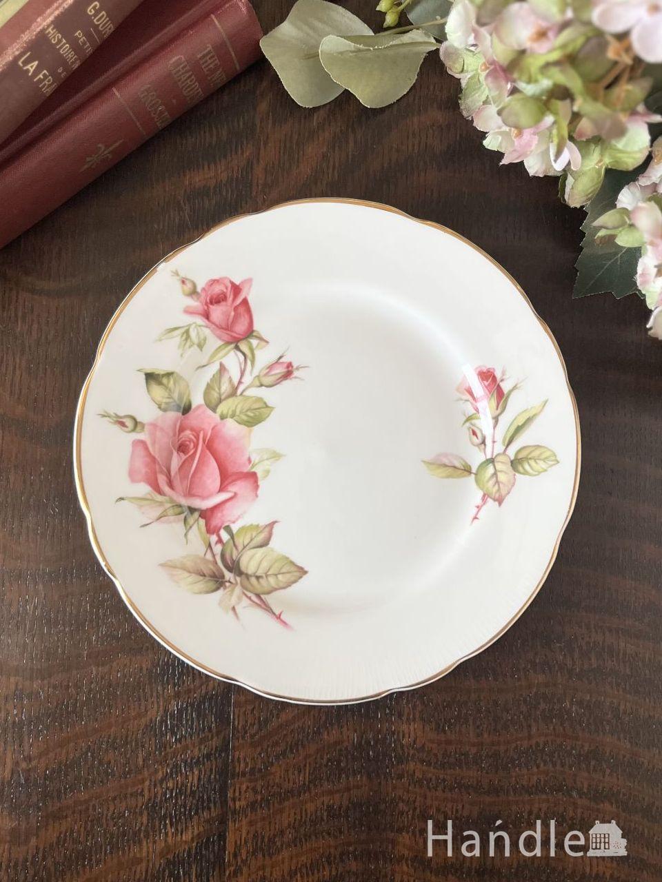 ピンクのバラが描かれたアンティークプレート、ロイヤルスタッフォードの「 FIRST LOVE」