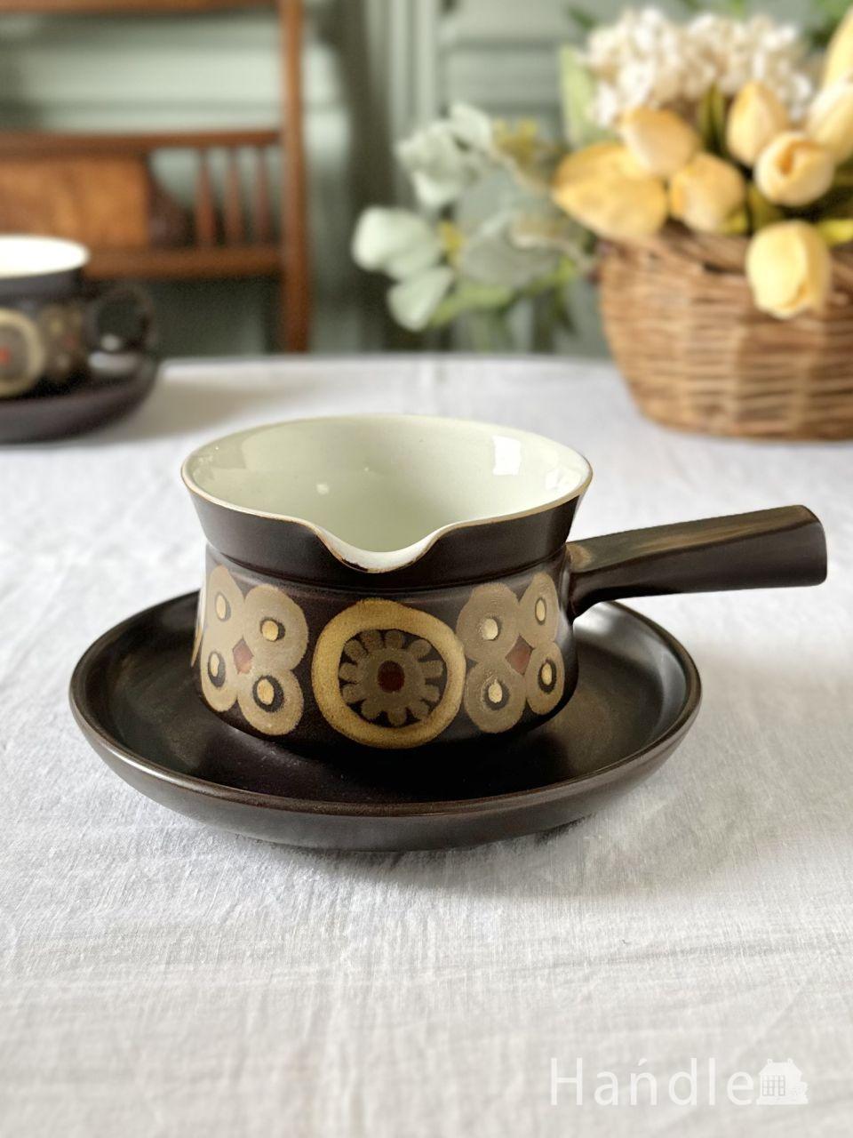 デンビー社（DENBY）のビンテージ食器、ぽってりした形が可愛いソースポット＆ソーサー