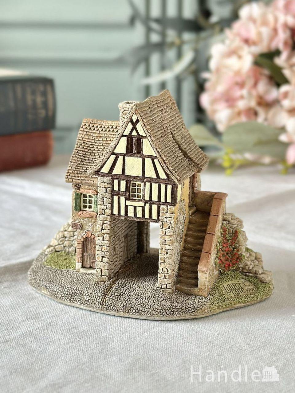 Lilliput Laneリリパットレーンのミニチュアハウス、フランスの建物をモデルにしたLA PORTE SCHOENENBERG