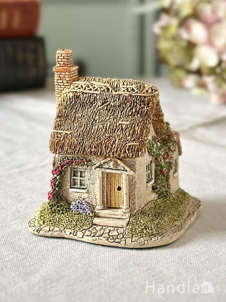 大きな煙突が可愛い茅葺屋根のお家、英国Lilliput Lane（リリパットレーン）のミニチュアハウス