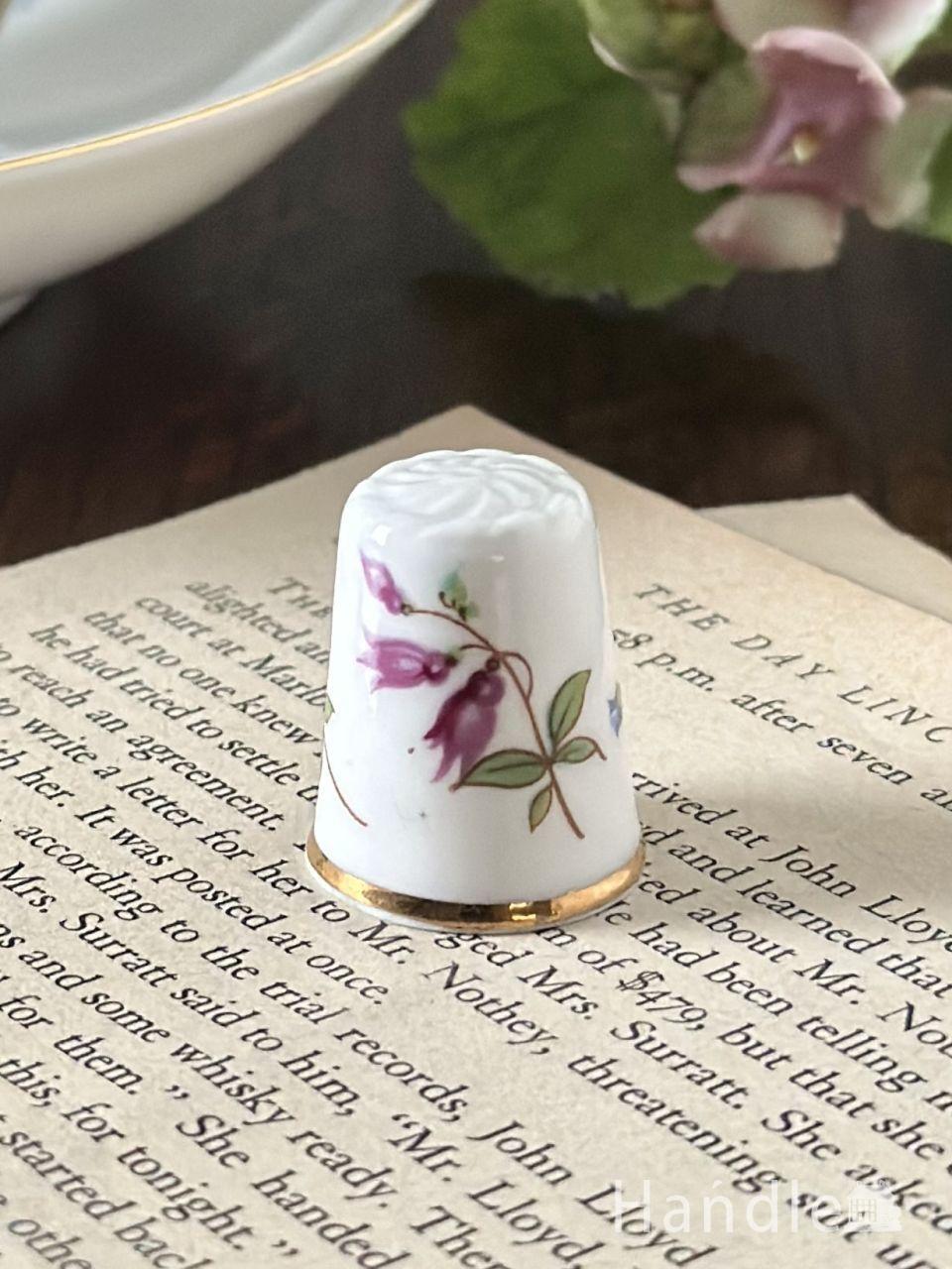 イギリスのアンティークの陶磁器、ピンク×パープル色のお花が楽しめるハマースレイのシンブル