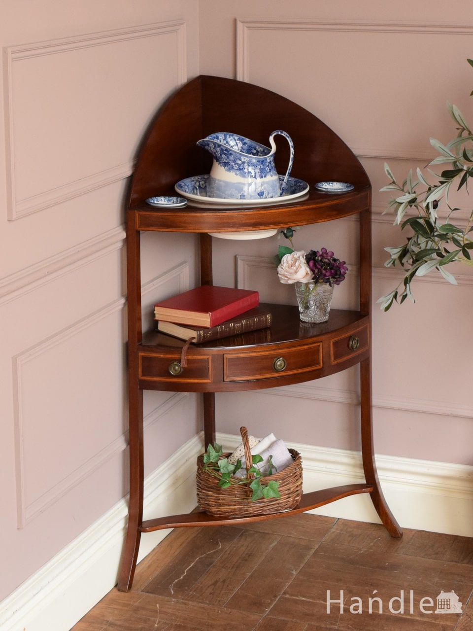 ウェッジウッドのジャグ＆ボールがセットになった、英国アンティークのウォッシュスタンド (q-3451-f)