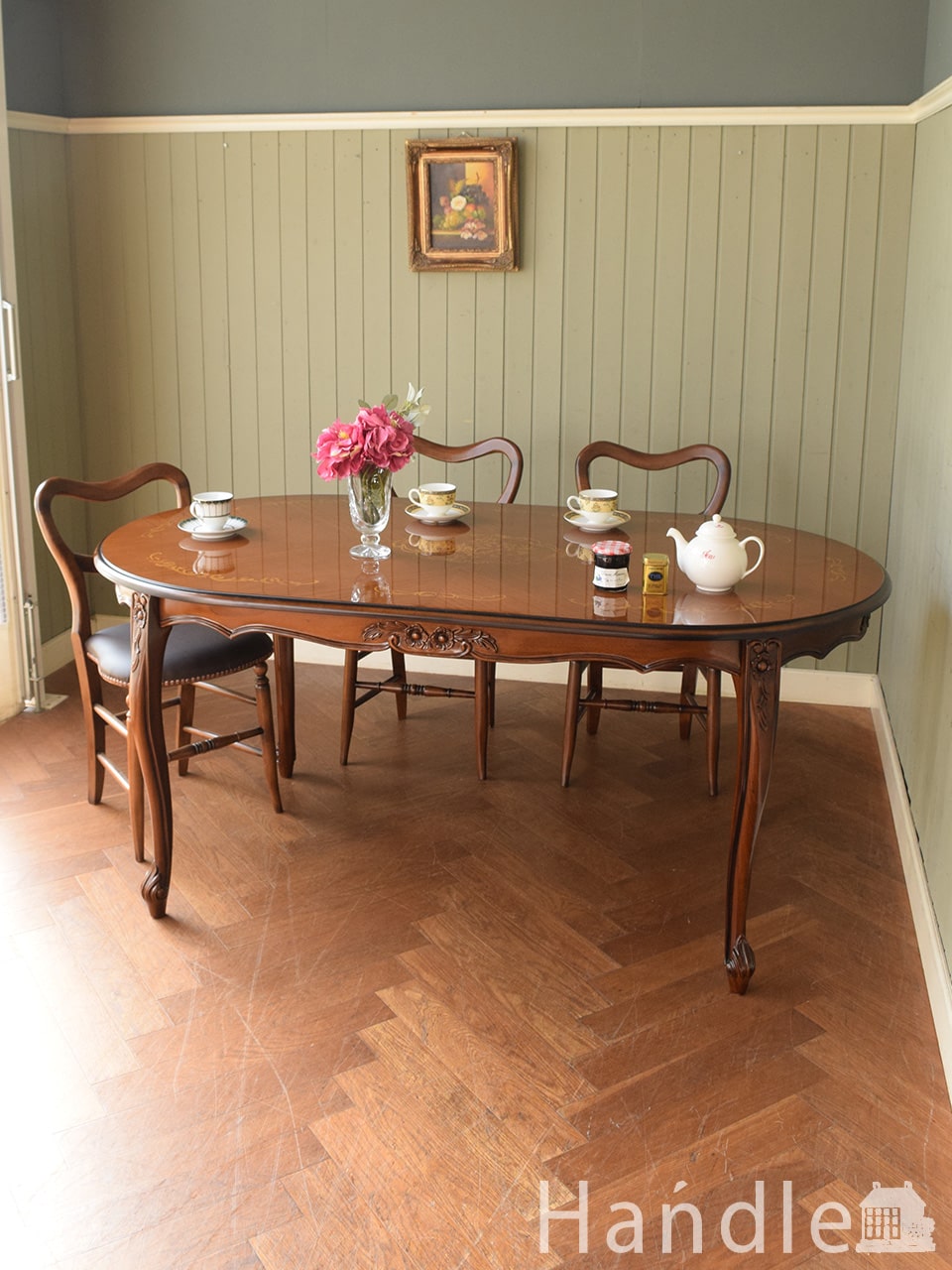 英国アンティーク調のおしゃれなテーブル、象嵌が美しいマホガニー材の