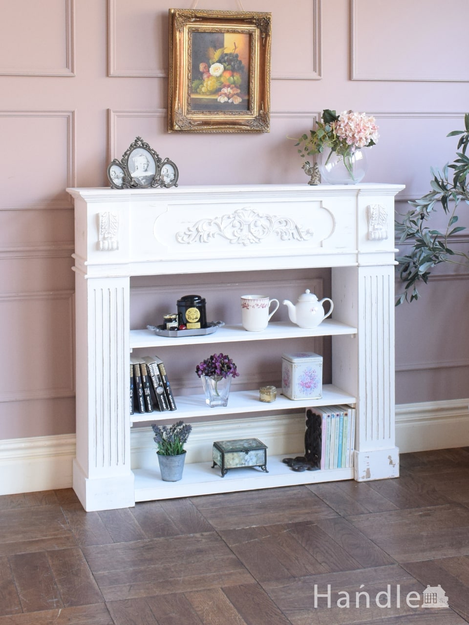 フレンチシャビーシックの白いおしゃれな飾り棚、フレンチアンティーク調のマントルピース (y-620-f)