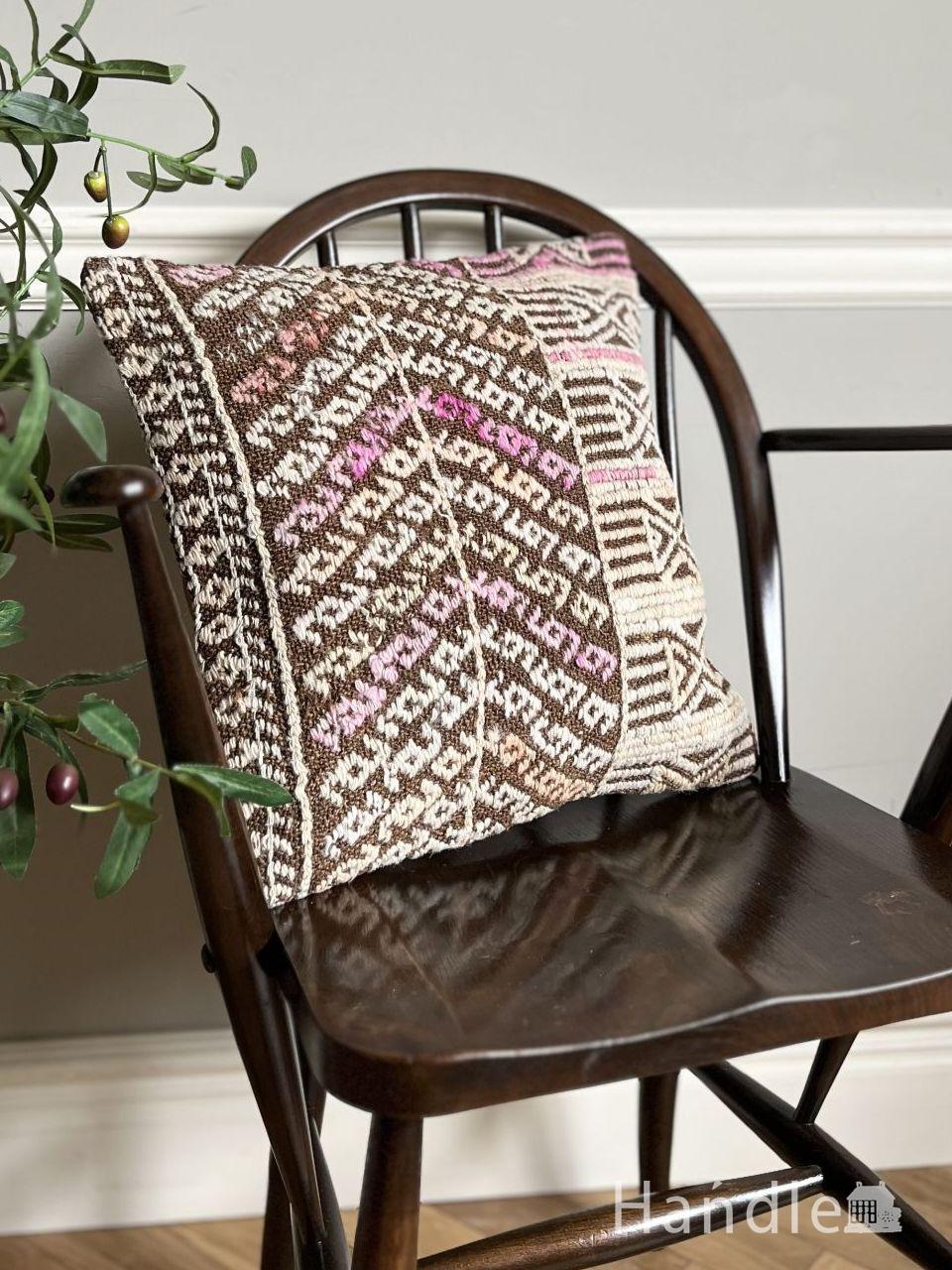 オールドキリムのクッションカバー、幾何学模様がおしゃれな一点もののクッション (m-9964-z)