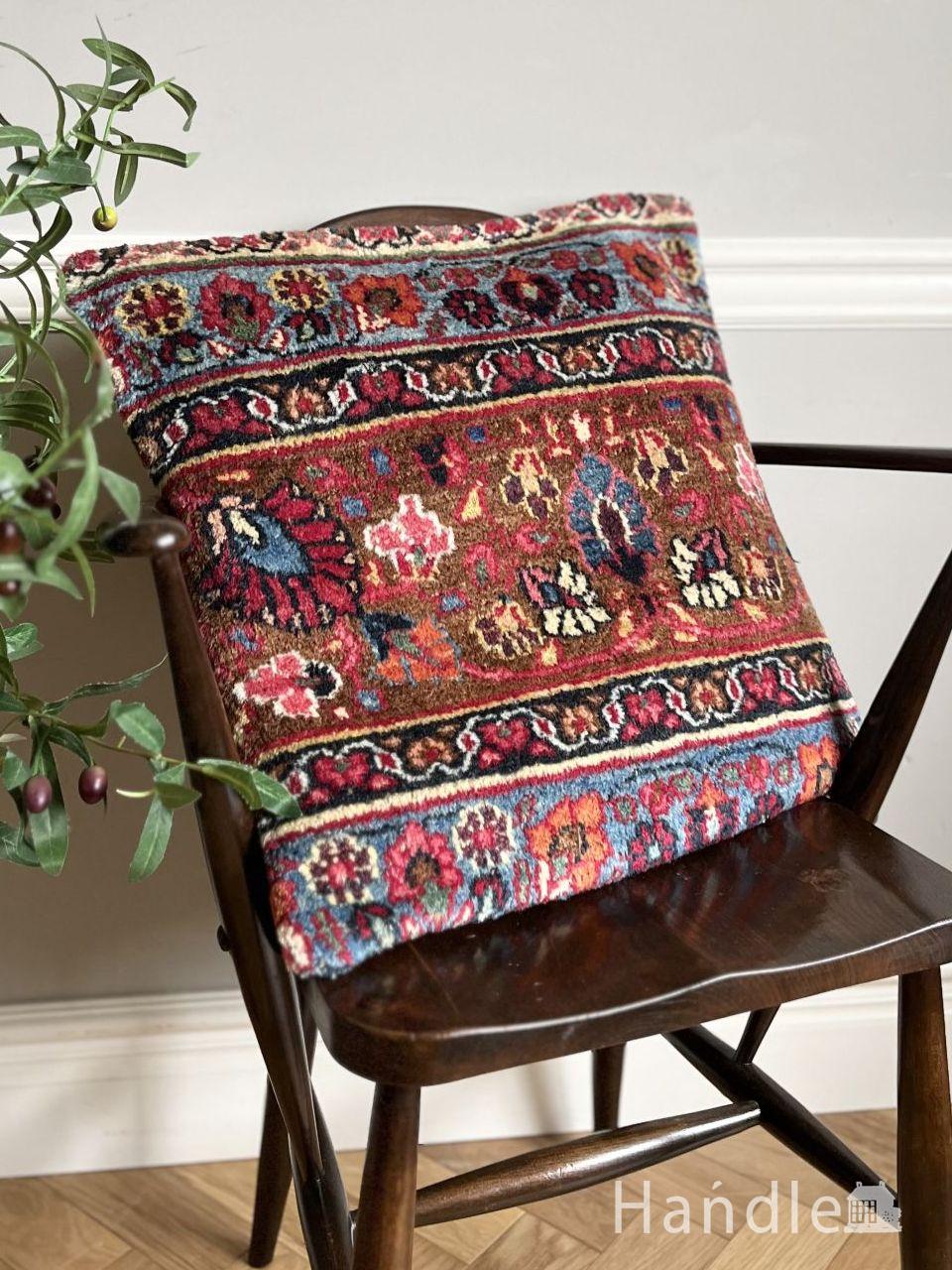 オールドペルシャの華やかなクッションカバー、お花模様が美しいビンテージのカバー