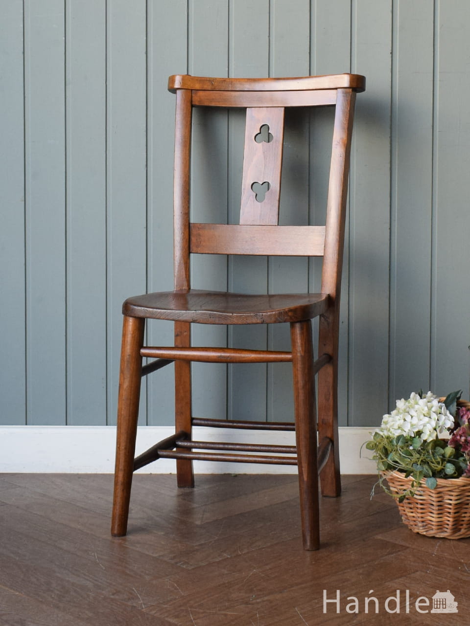 クローバーモチーフがおしゃれなチャペルチェア、英国アンティークの可愛いチャーチチェア (i-021-c)