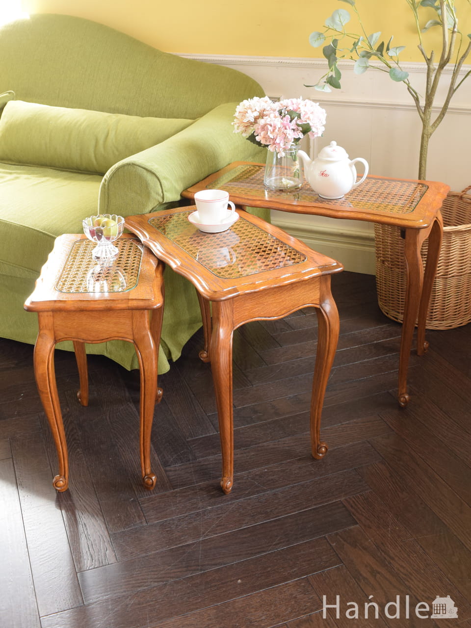 フランスから届いためずらしいネストテーブル、猫足のアンティークフレンチサイドテーブル (j-3703-f)